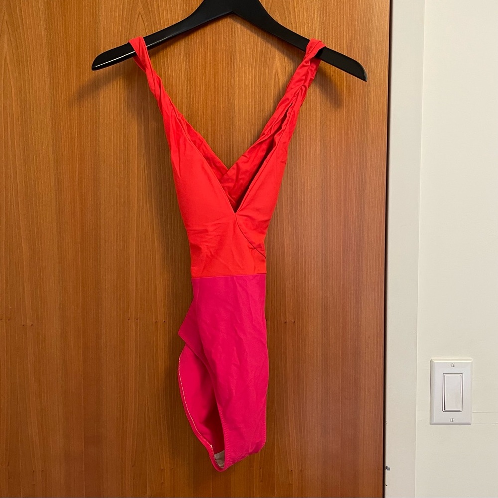 Summersalt Size 4 Deep Dive in Lava & Hibiscus
